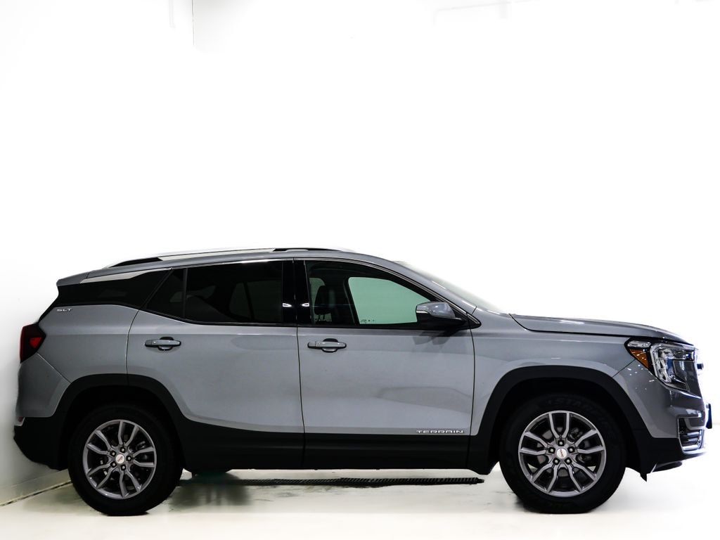 Used 2024 GMC Terrain SLT SUV