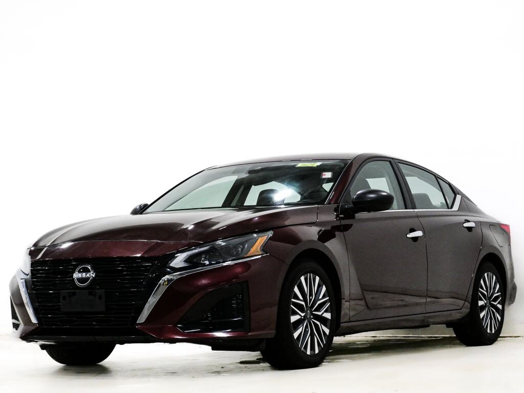 Used 2024 Nissan Altima 2.5 SV Sedan