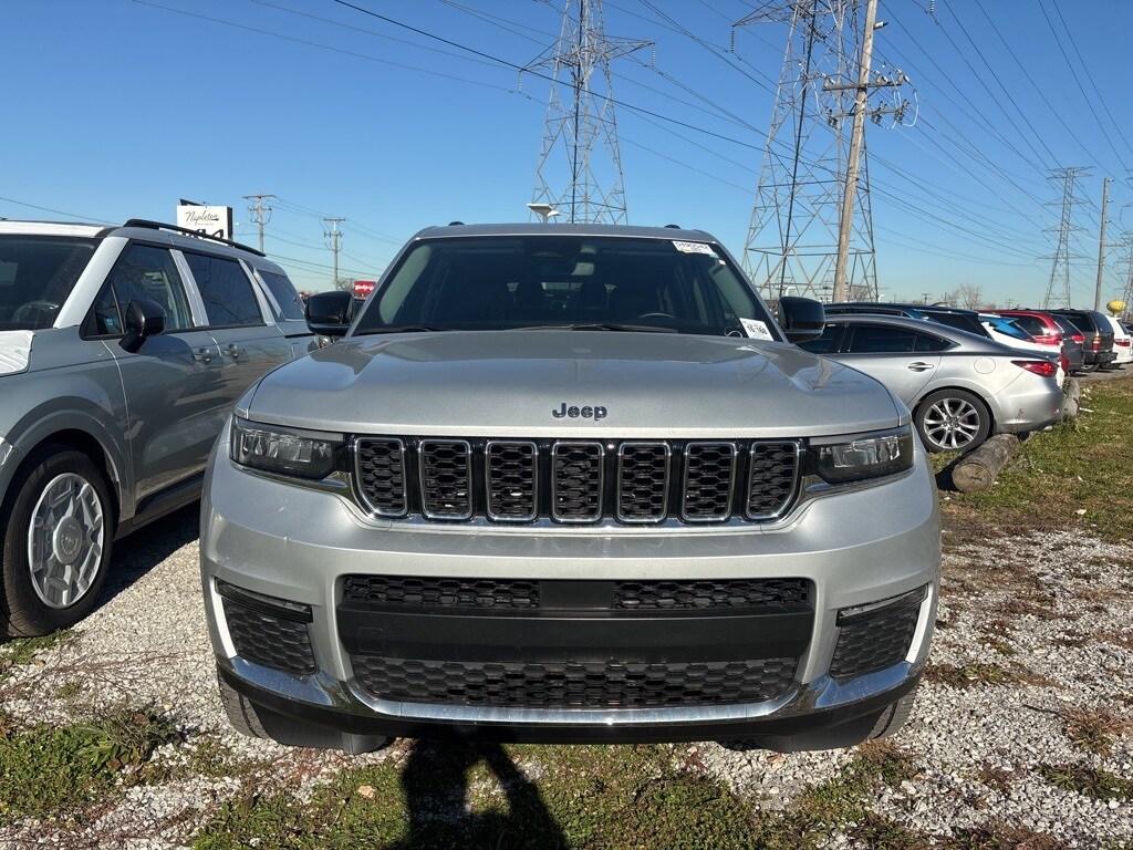 2021 Jeep Grand Cherokee Limited photo 2