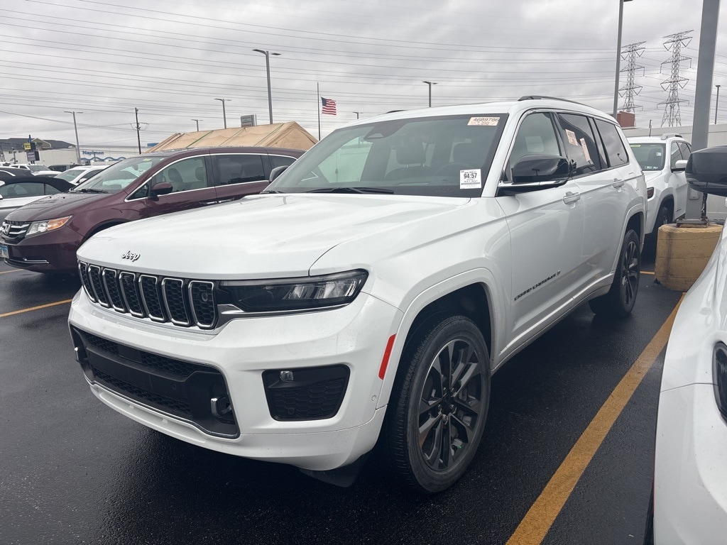 2021 Jeep Grand Cherokee L Overland's photo