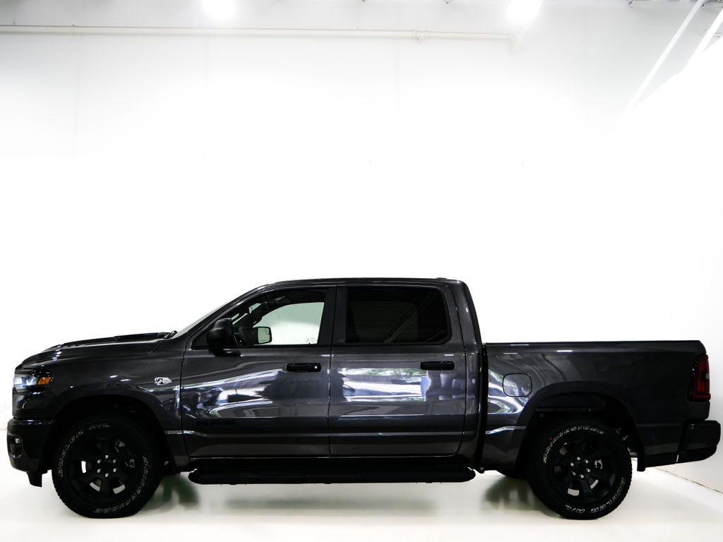 New 2026 Ram 1500 EXPRESS CREW CAB 4X4 5'7 BOX Pickup