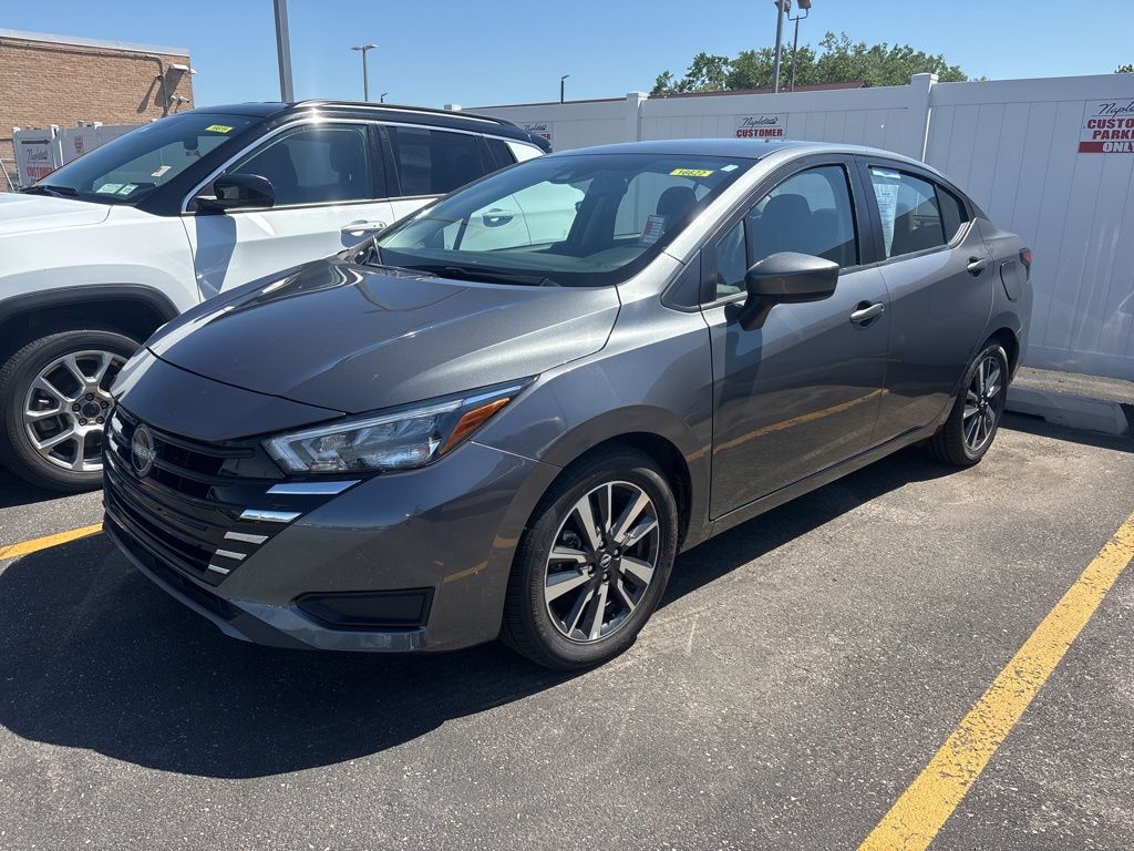 2025 Nissan Versa 1.6 SV CVT's photo