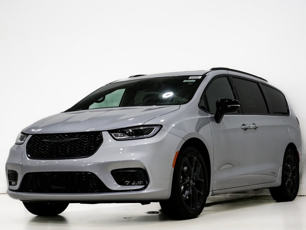 New 2026 Chrysler Pacifica SELECT Passenger Van