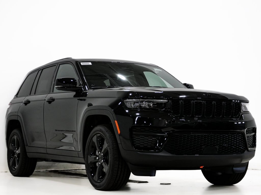 2025 Jeep Grand Cherokee Altitude's photo