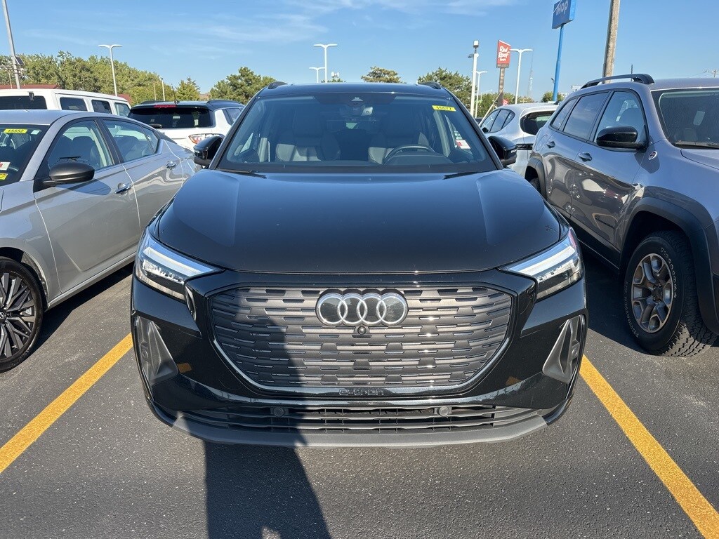 2022 Audi Q4 E-tron Premium Plus photo 2