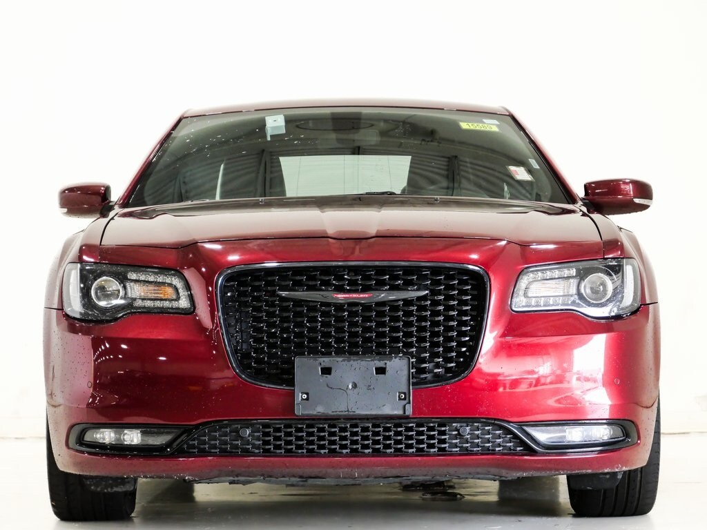 2023 Chrysler 300 S photo 2