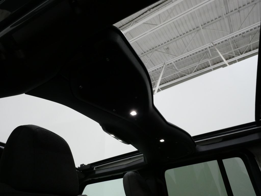 New 2026 Jeep Wrangler 4-DOOR SPORT S Sport Utility