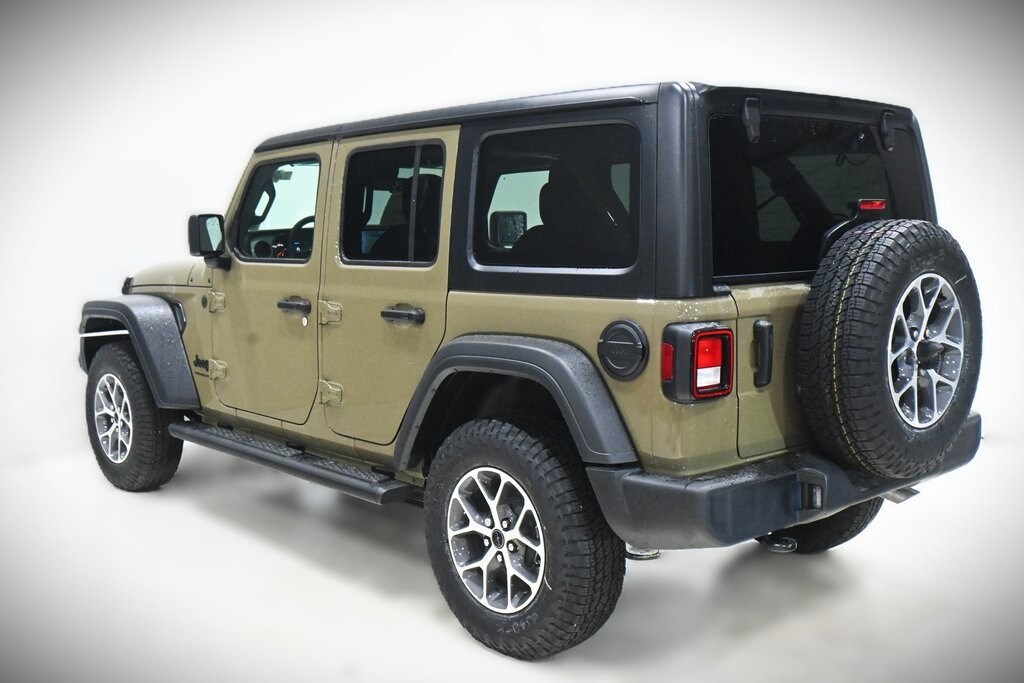 2025 Jeep Wrangler Sport S photo 3
