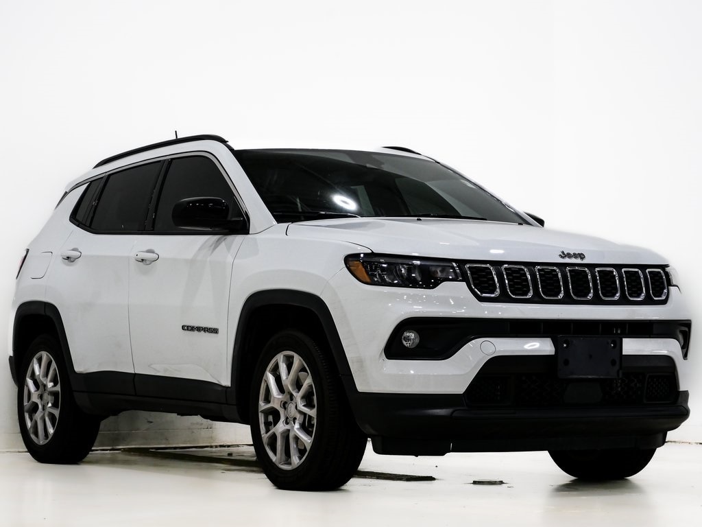 2024 Jeep Compass Latitude Lux's photo