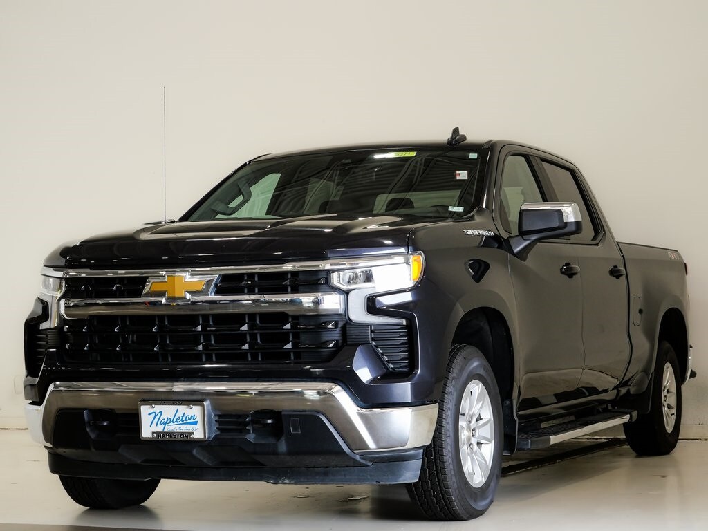 2023 Chevrolet Silverado 1500 LT photo 3