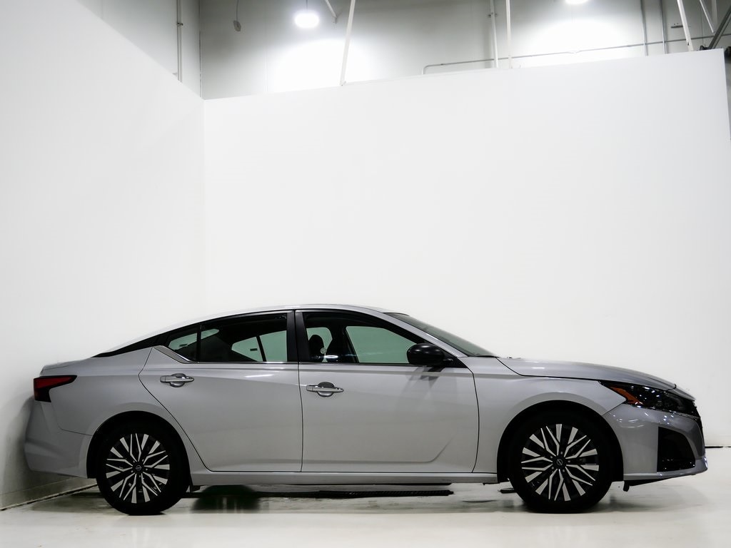 Used 2024 Nissan Altima 2.5 SV Sedan