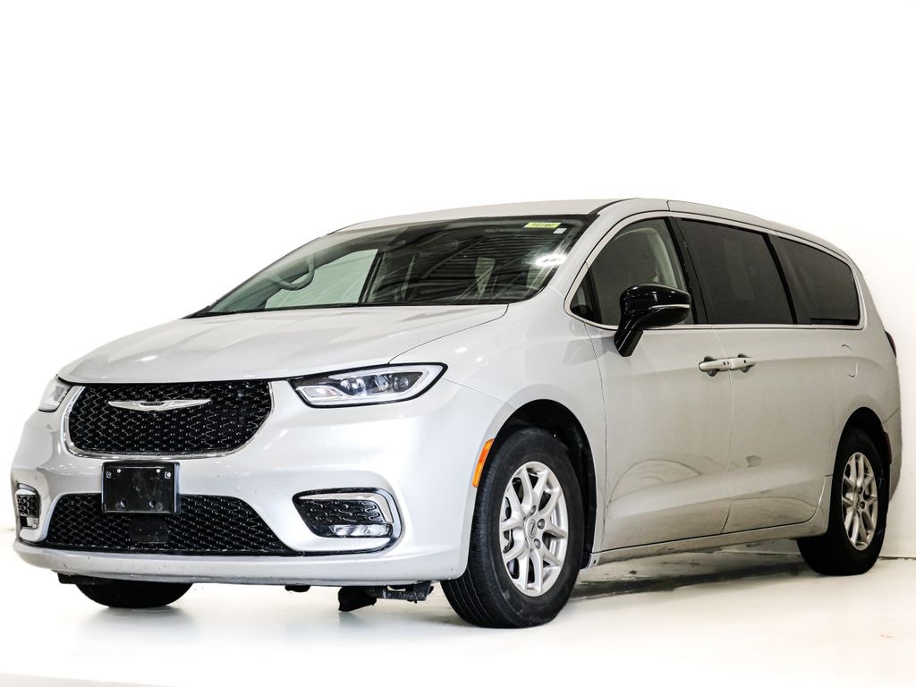 Used 2024 Chrysler Pacifica Touring L Minivan/Van
