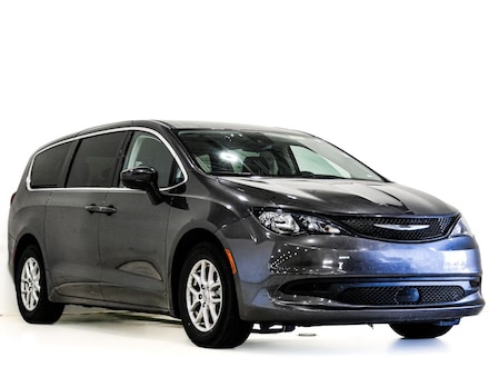 2023 Chrysler Voyager LX Minivan/Van