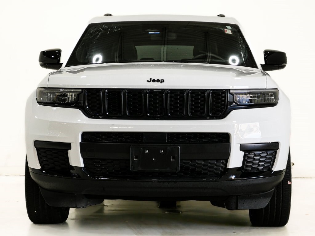 2023 Jeep Grand Cherokee Altitude photo 2