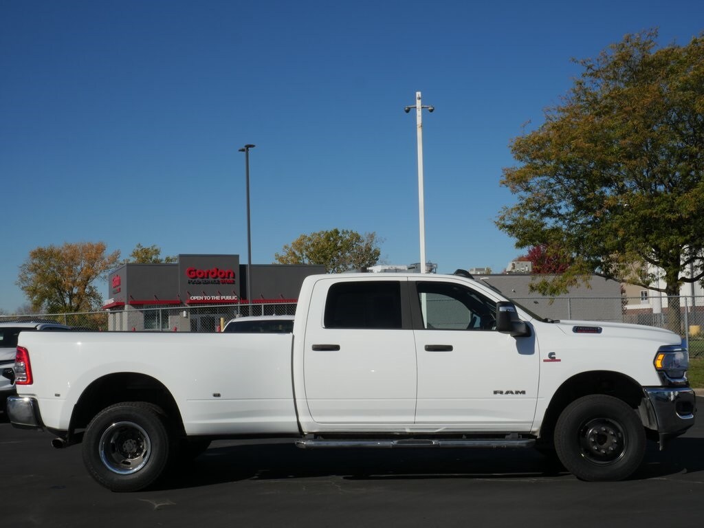 2024 Ram 3500 Big Horn photo 4