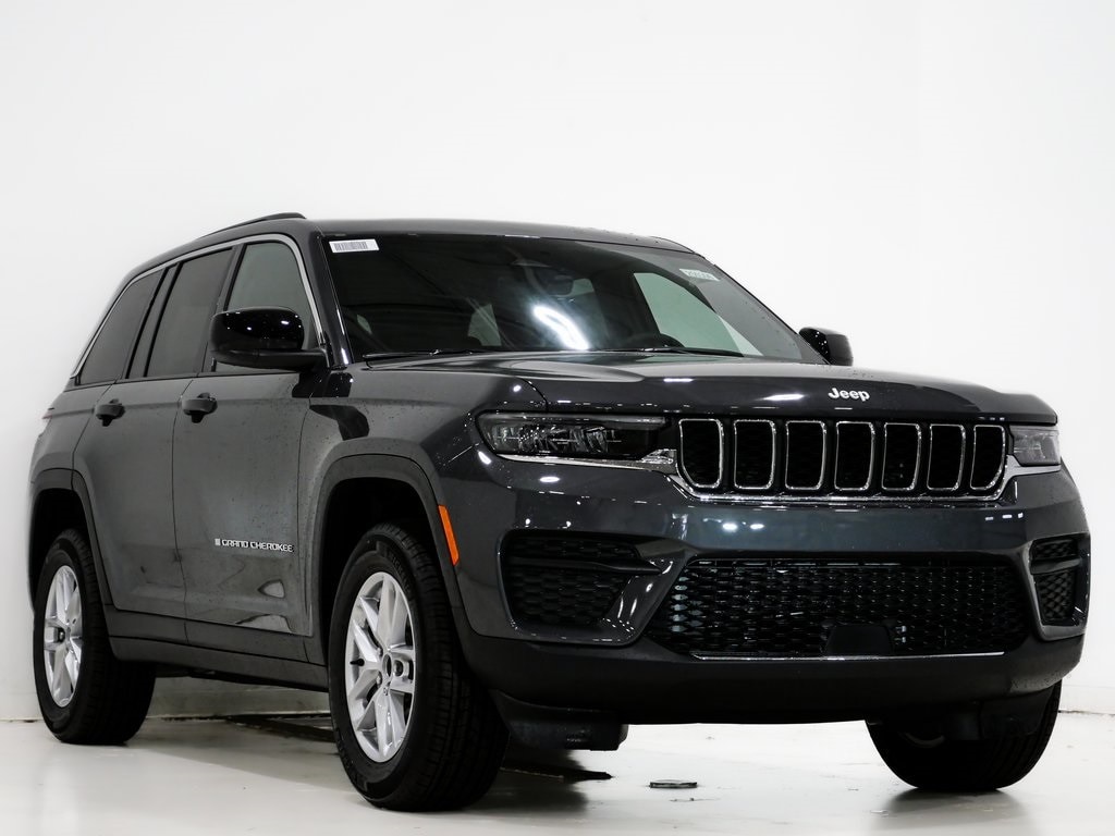 2025 Jeep Grand Cherokee Laredo's photo