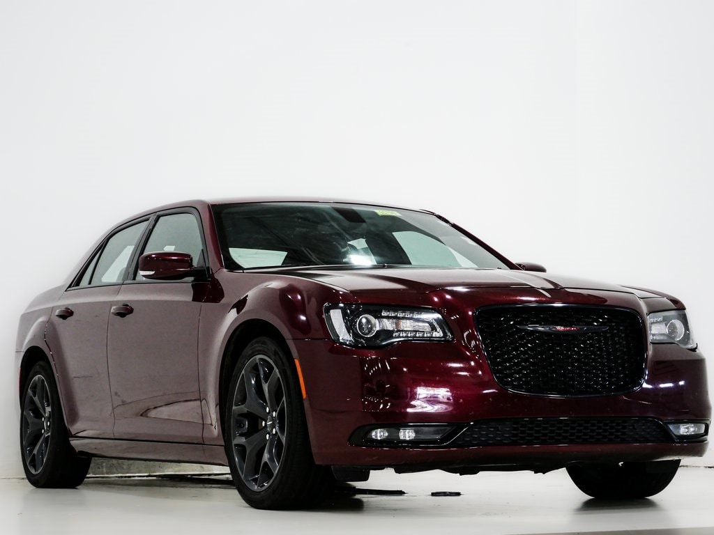 2023 Chrysler 300 S's photo