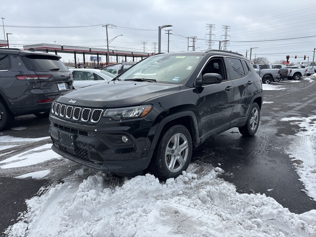 2024 Jeep Compass Latitude's photo