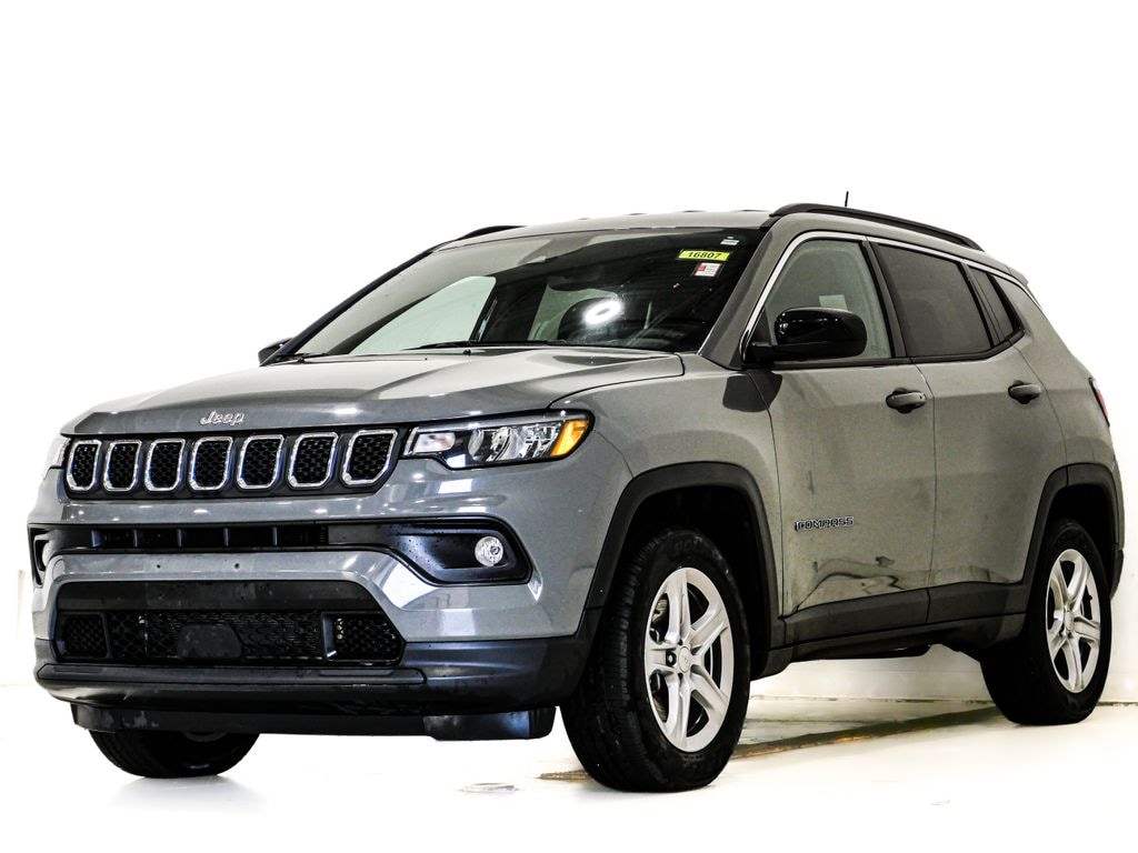 Used 2024 Jeep Compass Latitude SUV