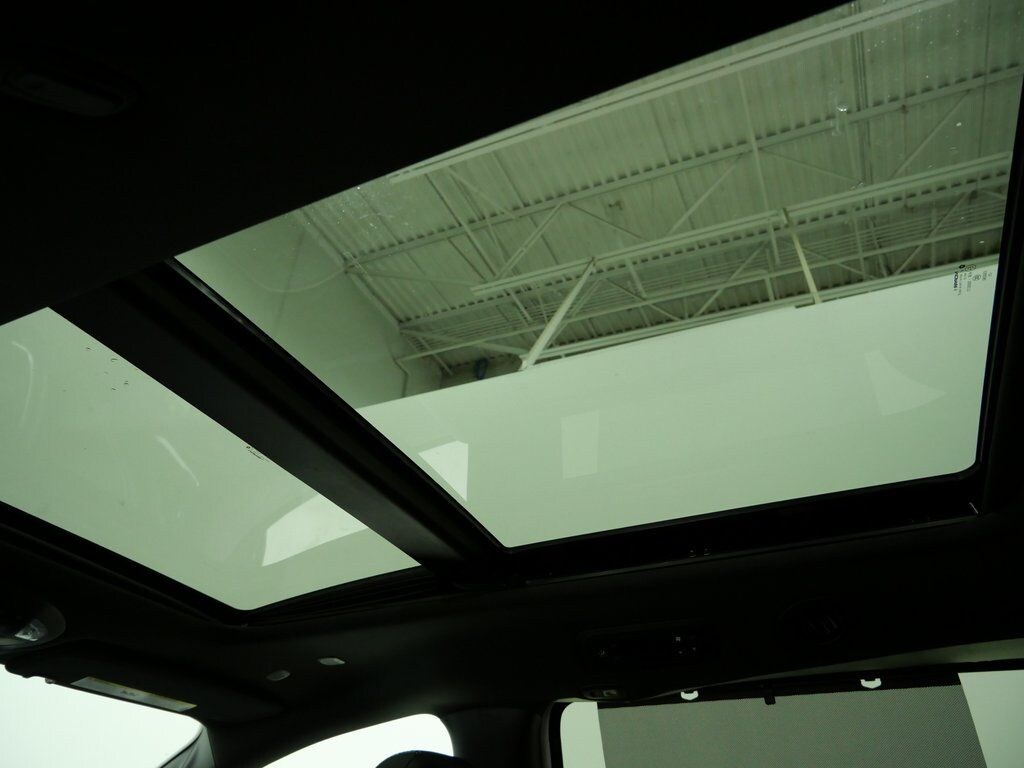 New 2026 Chrysler Pacifica LIMITED AWD Passenger Van