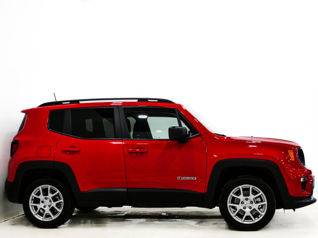 Used 2022 Jeep Renegade Latitude SUV
