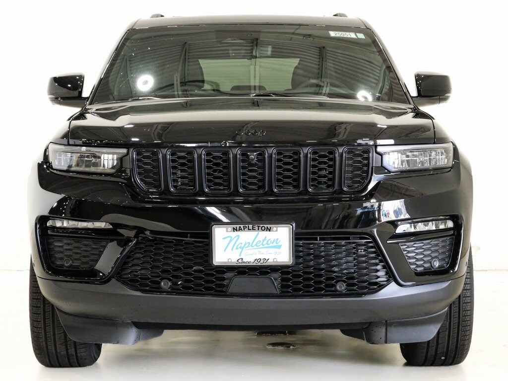 2025 Jeep Grand Cherokee Limited photo 2