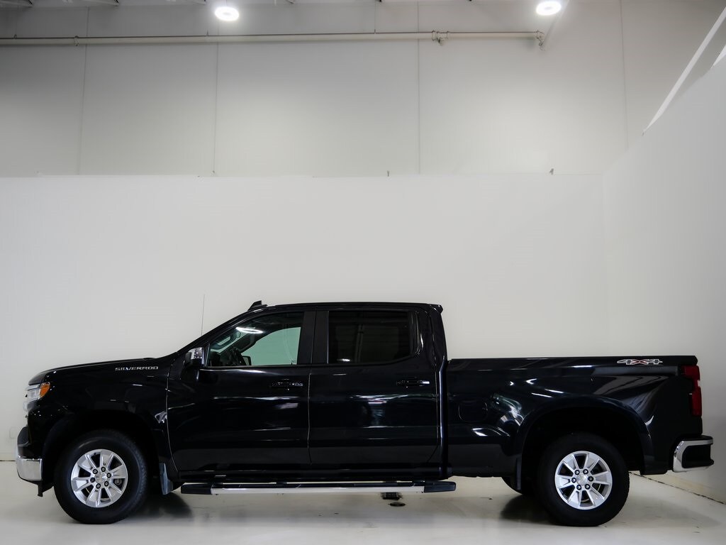 2023 Chevrolet Silverado 1500 LT photo 4