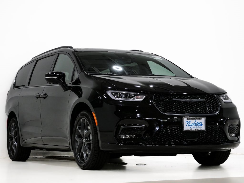 New 2026 Chrysler Pacifica LIMITED AWD Passenger Van
