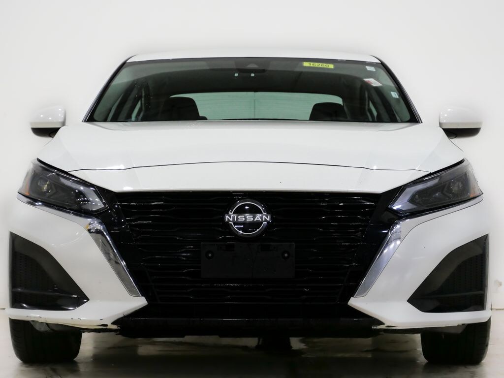 Used 2023 Nissan Altima 2.5 SV Sedan