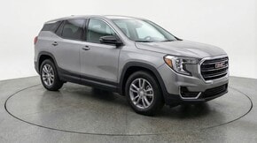 2024 GMC Terrain SLT AWD's photo