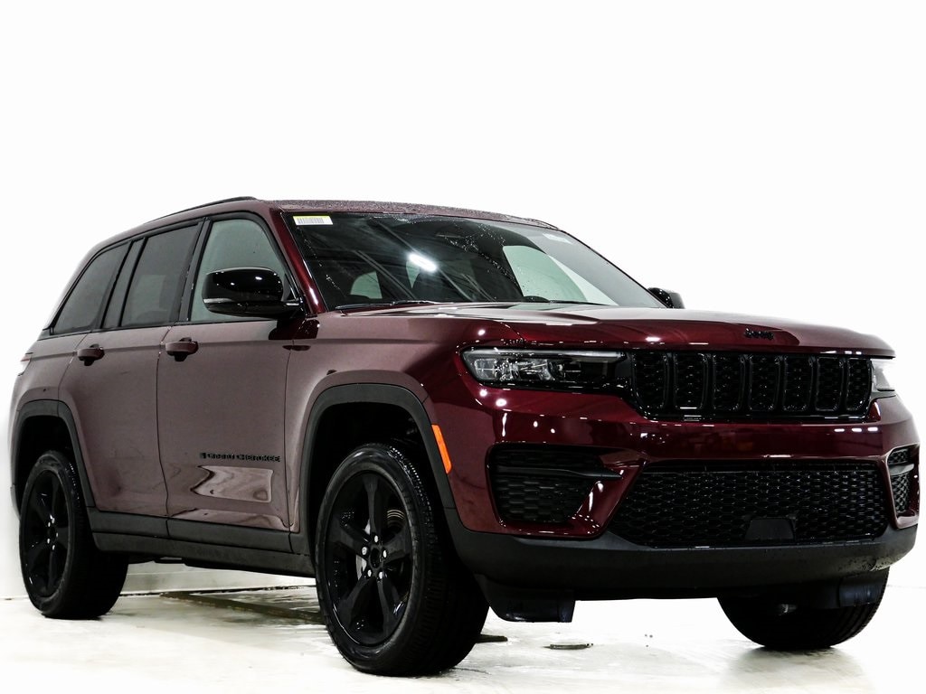 2025 Jeep Grand Cherokee Altitude's photo