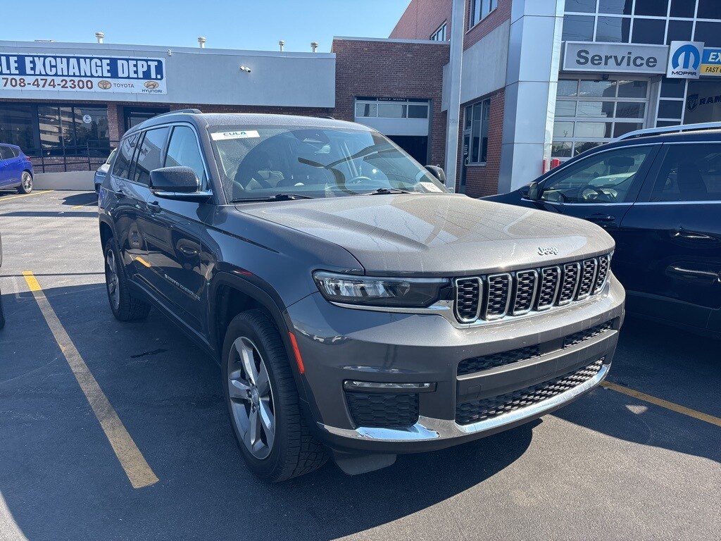 2022 Jeep Grand Cherokee Limited photo 2