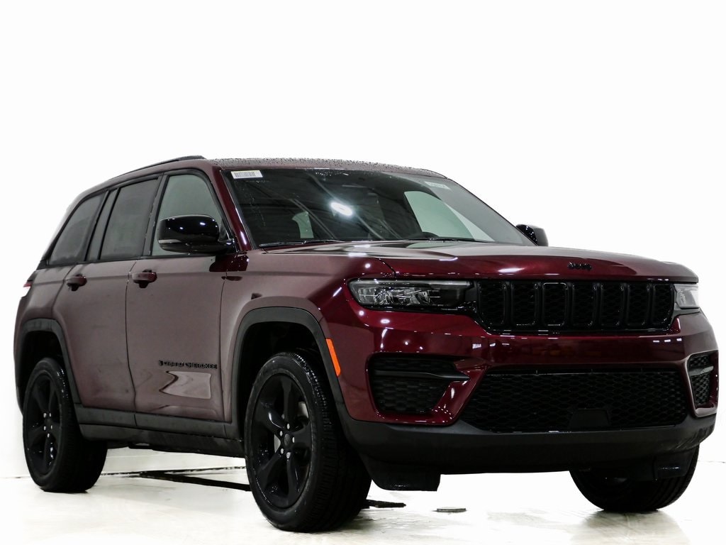 2025 Jeep Grand Cherokee Altitude's photo