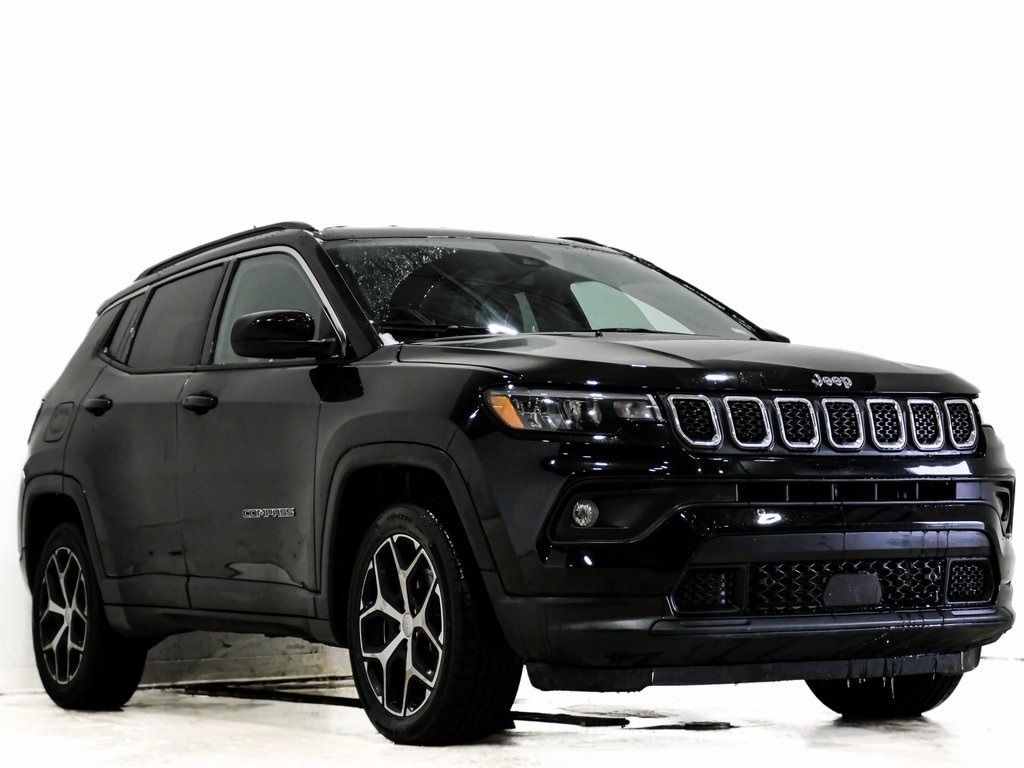2024 Jeep Compass Latitude's photo