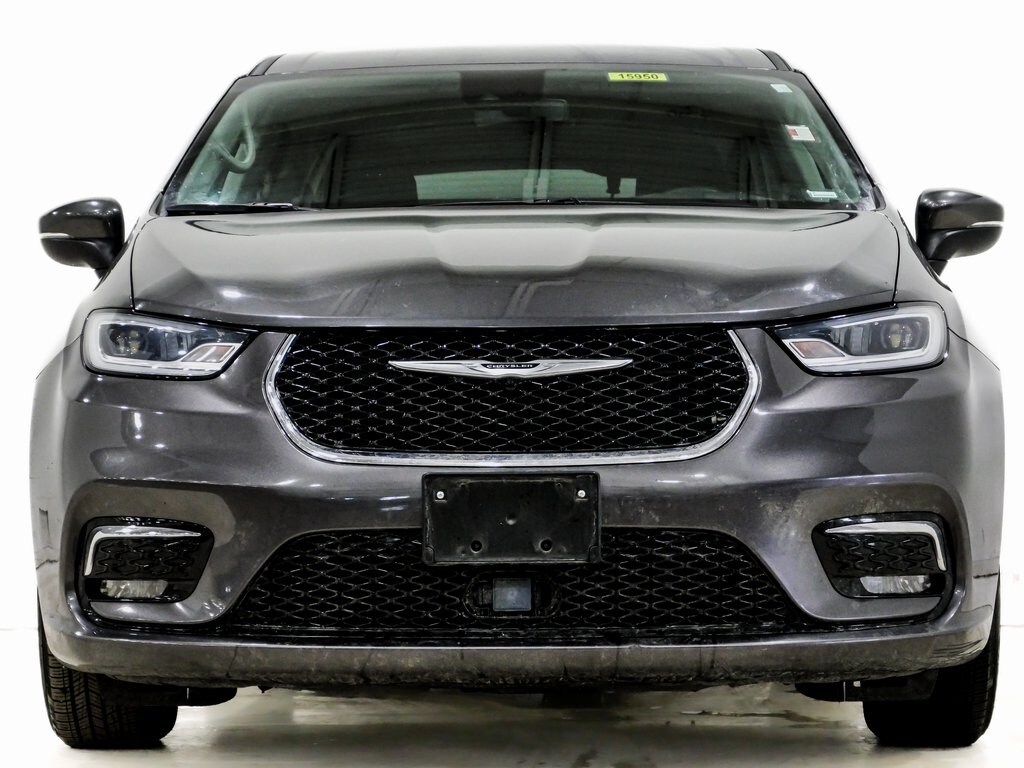 Used 2023 Chrysler Pacifica Touring L Minivan/Van