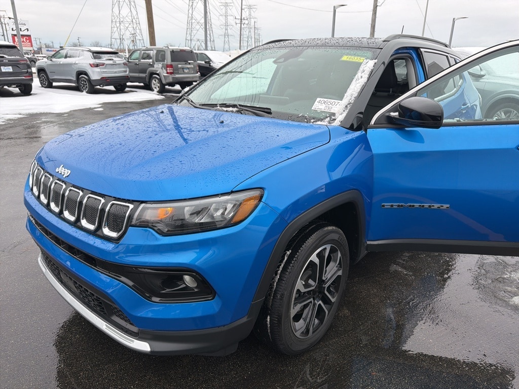 2022 Jeep Compass Limited's photo