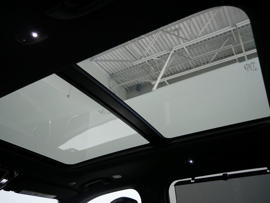 2022 Jeep Grand Cherokee Summit photo 3
