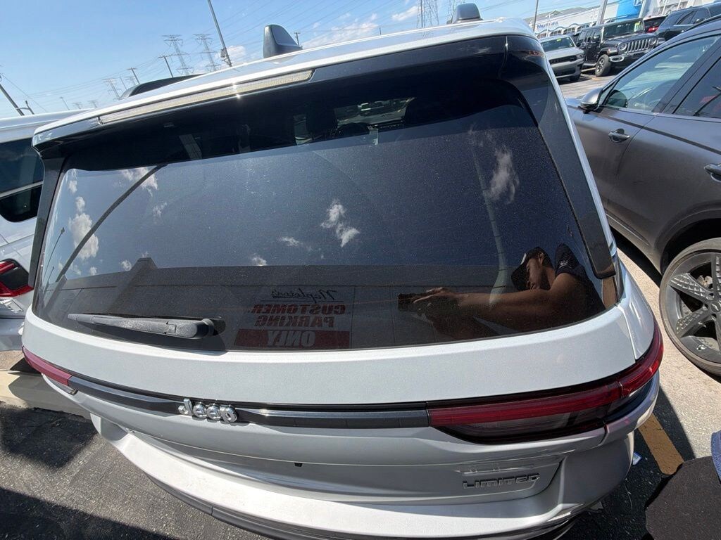 Used 2022 Jeep Grand Cherokee Limited SUV