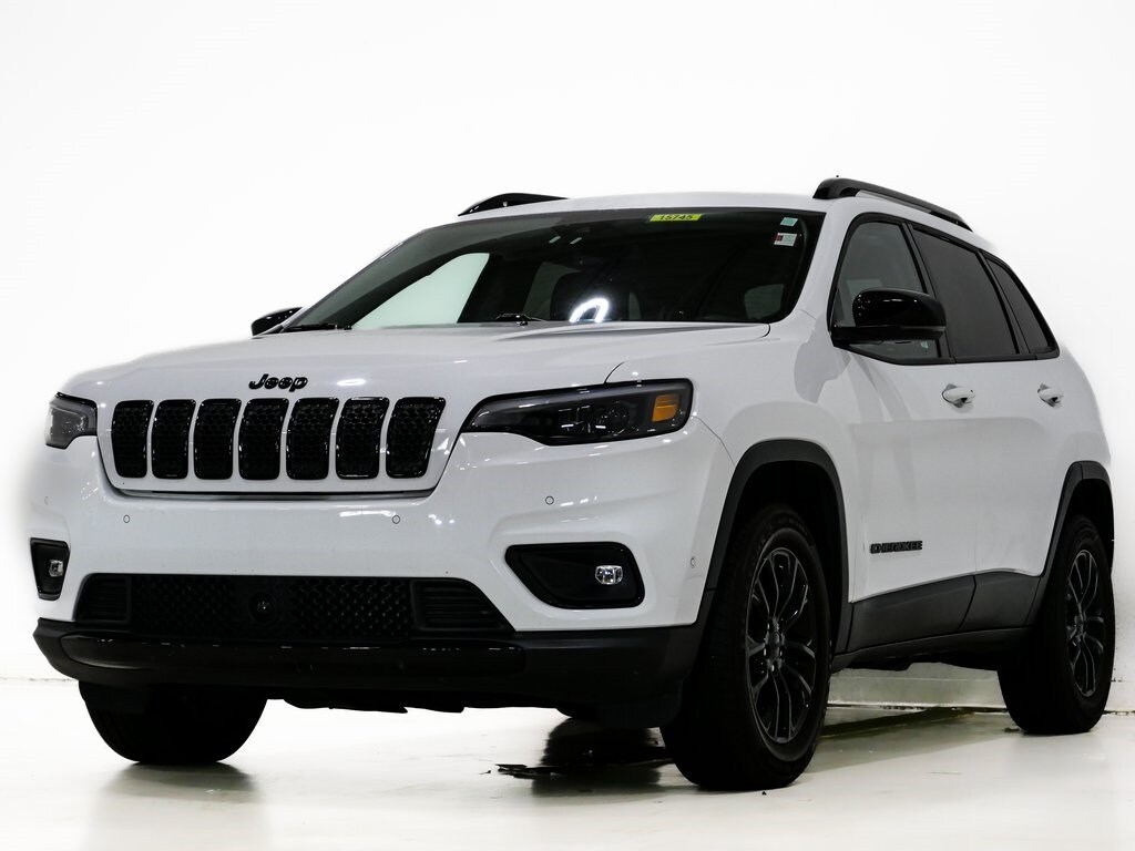 2023 Jeep Cherokee Altitude photo 3