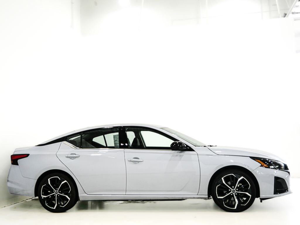 Used 2024 Nissan Altima 2.5 SR Sedan