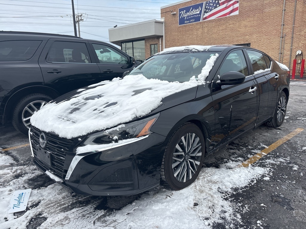 Used 2023 Nissan Altima 2.5 SV Sedan
