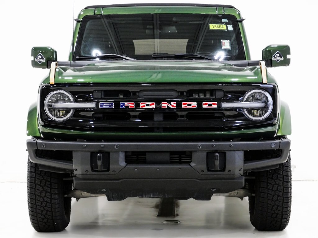 2022 Ford Bronco Outer Banks photo 2