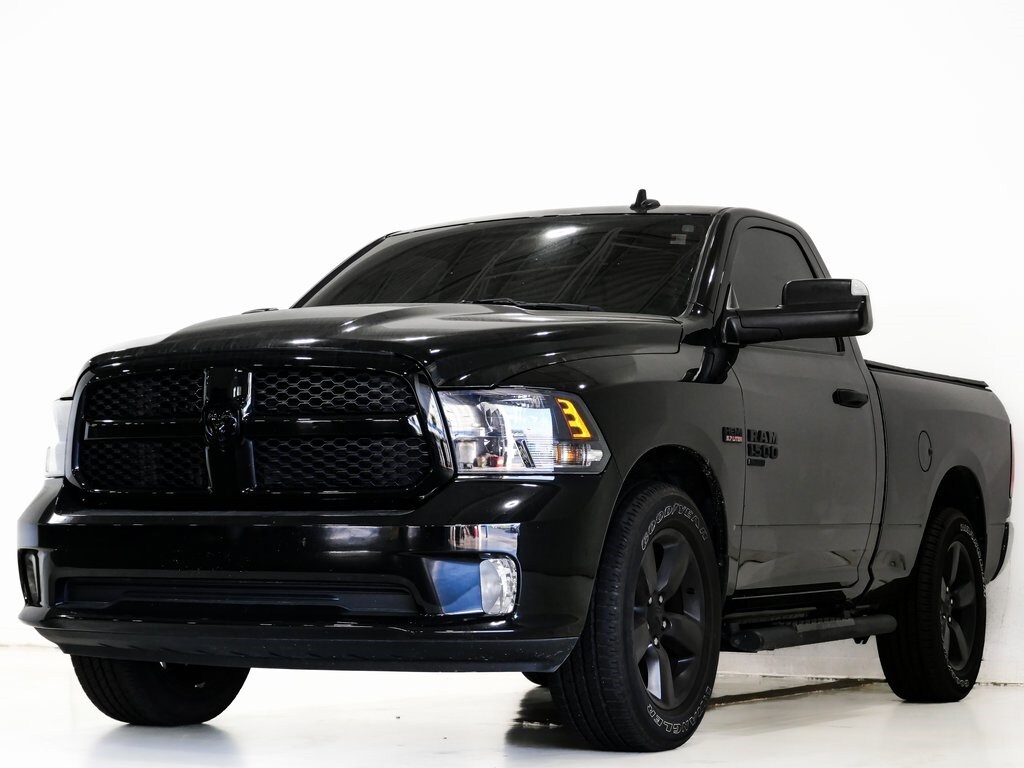 2022 Ram 1500 Classic Express photo 3