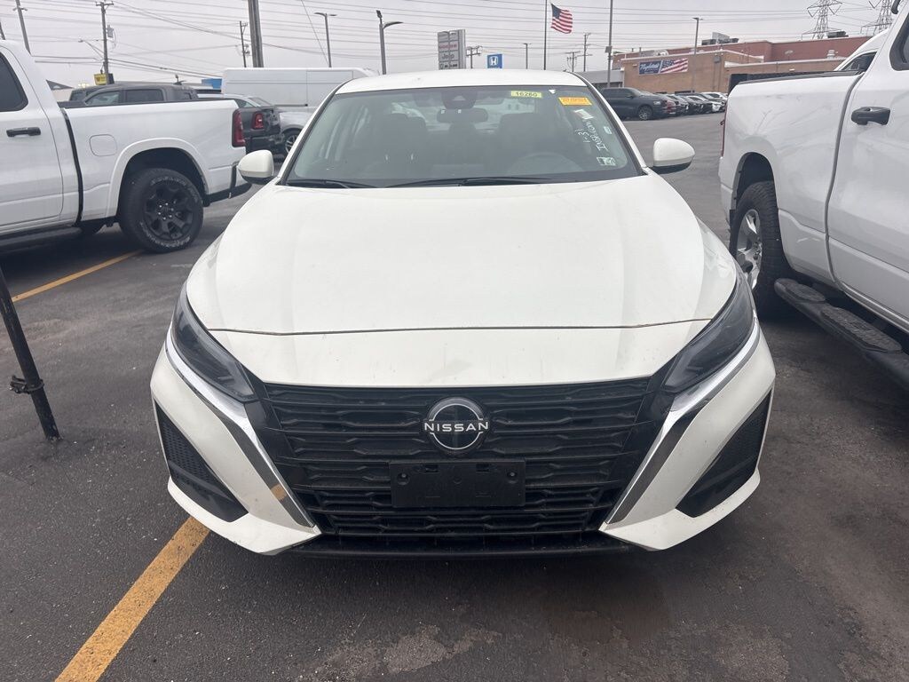 Used 2023 Nissan Altima 2.5 SV Sedan