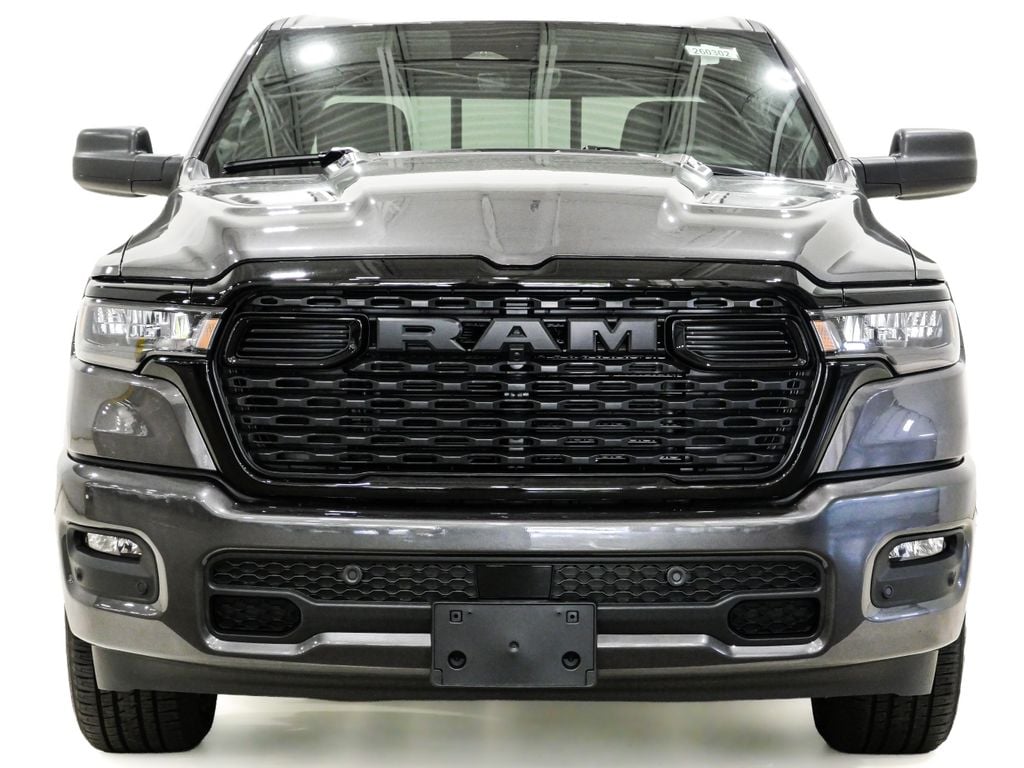 New 2026 Ram 1500 EXPRESS CREW CAB 4X4 5'7 BOX Pickup