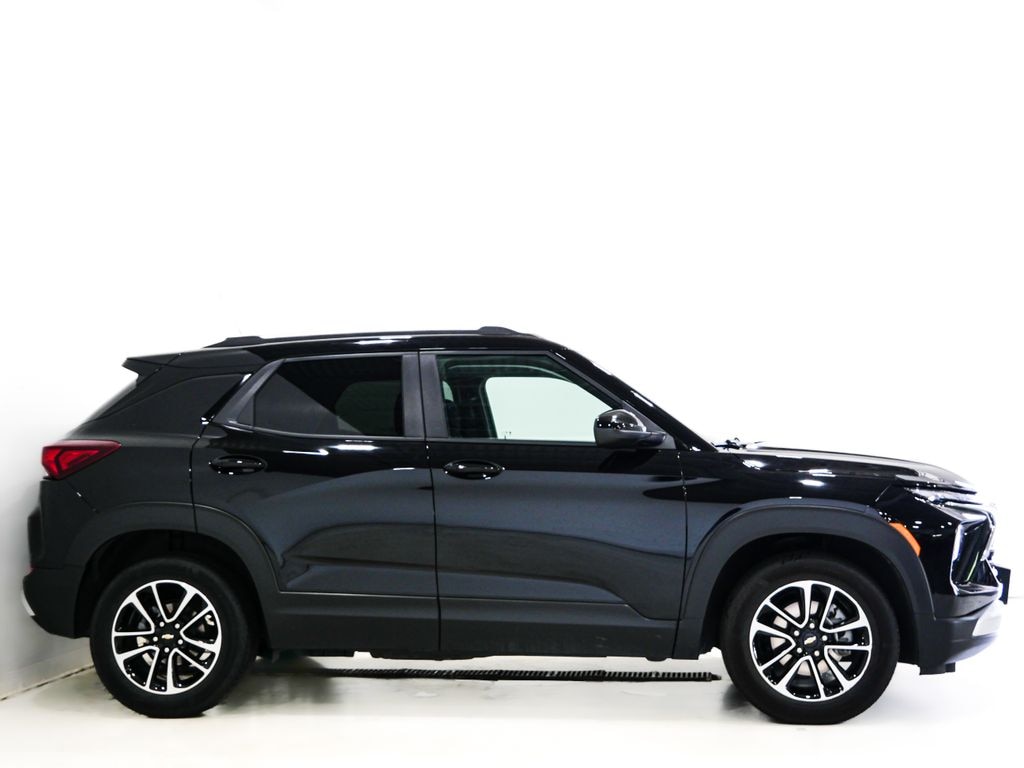 Used 2025 Chevrolet Trailblazer LT SUV