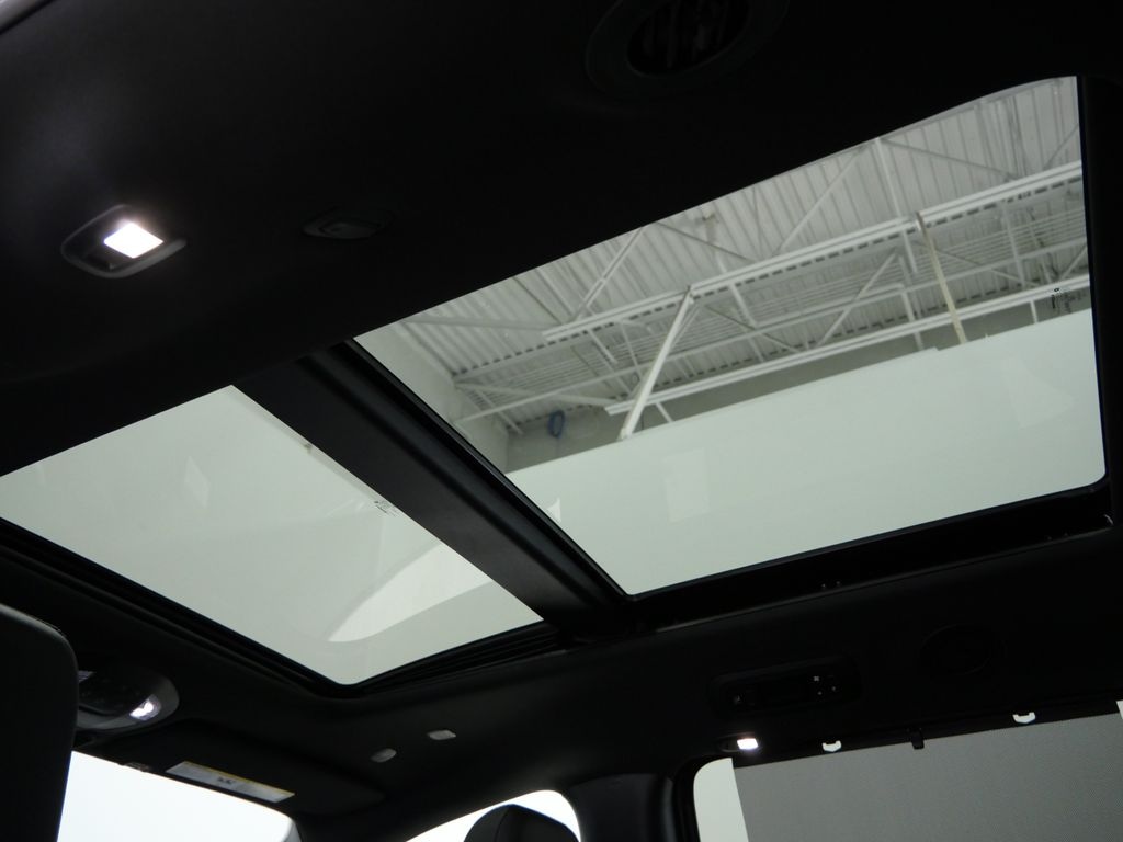 New 2027 Chrysler Pacifica LIMITED AWD Passenger Van