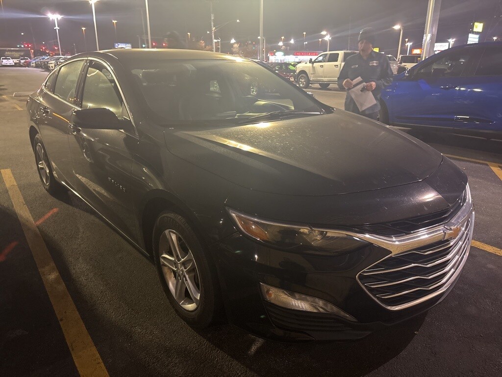 2024 Chevrolet Malibu 1LT photo 3