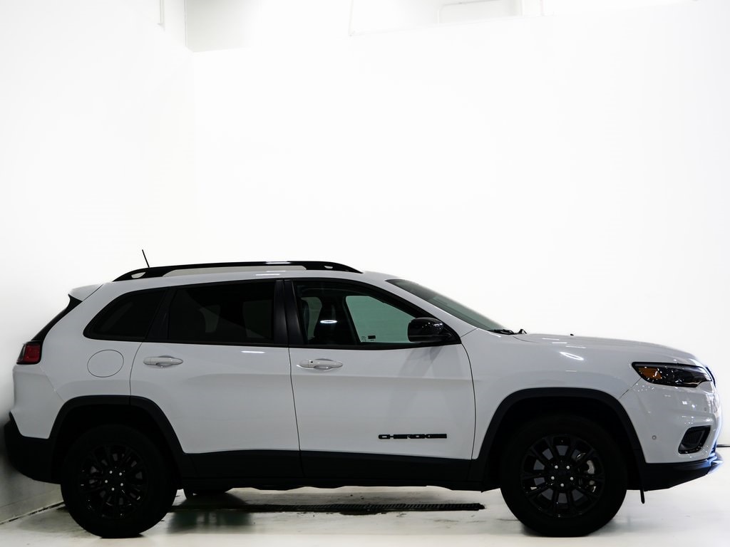 Used 2023 Jeep Cherokee Altitude SUV