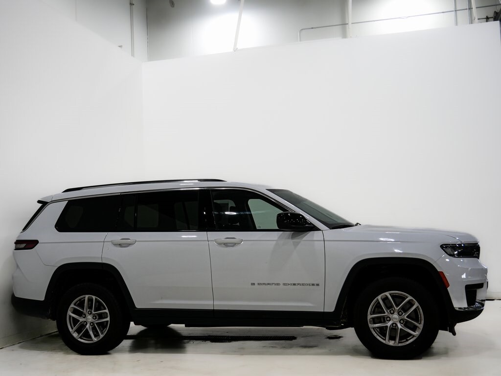 2023 Jeep Grand Cherokee Laredo photo 4